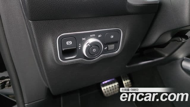 Mercedes-Benz GLB-Class 2023 — ფოტო 18/20