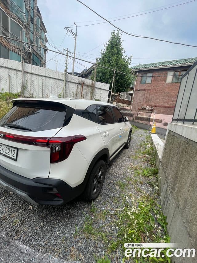 Kia Seltos 2023 — Şəkil 5/19