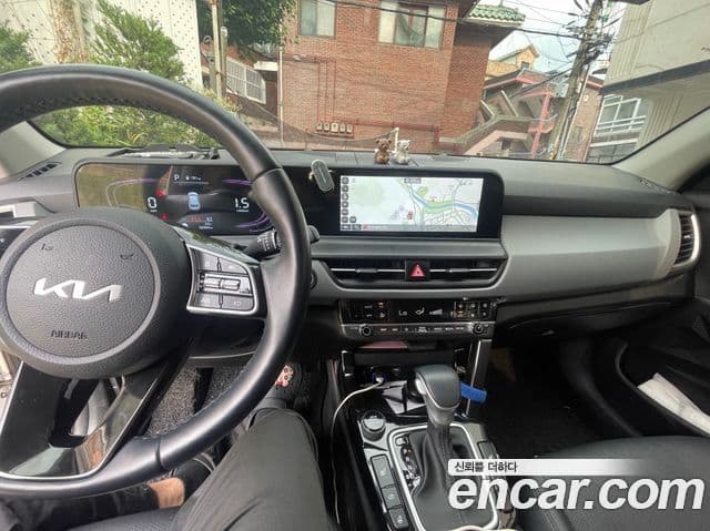 Kia Seltos 2023 — Şəkil 19/19