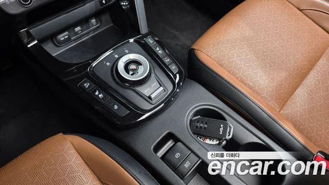 Kia Seltos 2022 — ფოტო 9/20