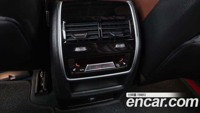 BMW X5 2020 — ფოტო 18/20