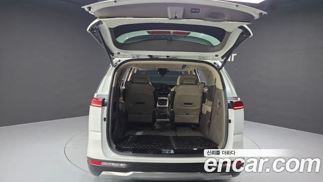 Kia Carnival 2022 — Фото 20/20
