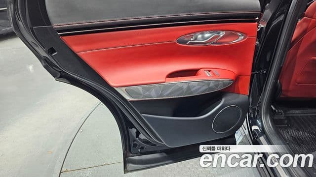 Genesis GV70 2021 — ფოტო 22/30