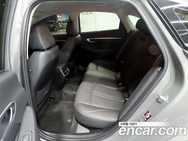 Hyundai Sonata 2020 — ფოტო 7/20
