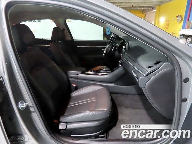 Hyundai Sonata 2020 — ფოტო 9/20