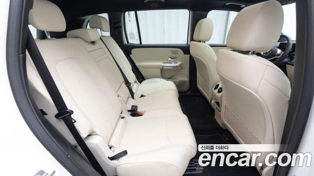 Mercedes-Benz EQB 2025 — ფოტო 11/20