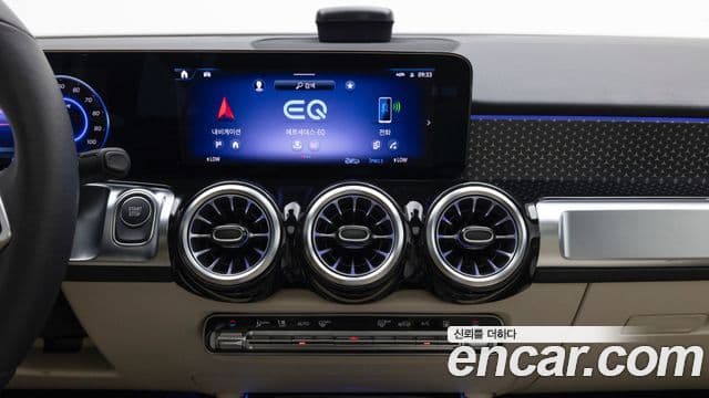Mercedes-Benz EQB 2025 — ფოტო 16/20