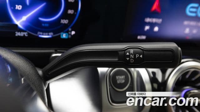 Mercedes-Benz EQB 2025 — ფოტო 19/20