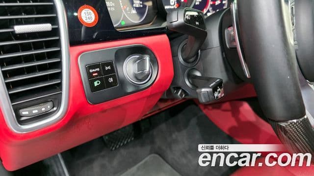 Porsche Cayenne 2020 — Şəkil 19/20