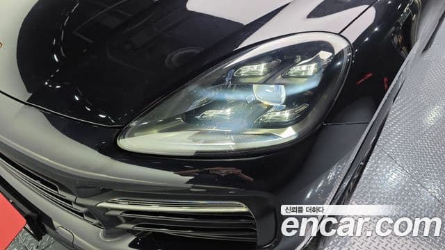 Porsche Cayenne 2020 — Photo 26/34