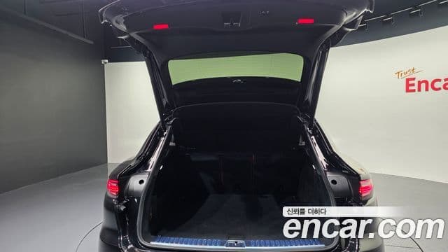 Porsche Cayenne 2020 — Photo 15/34