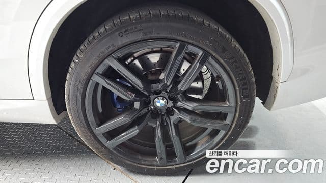 BMW X5M 2020 — ფოტო 9/36