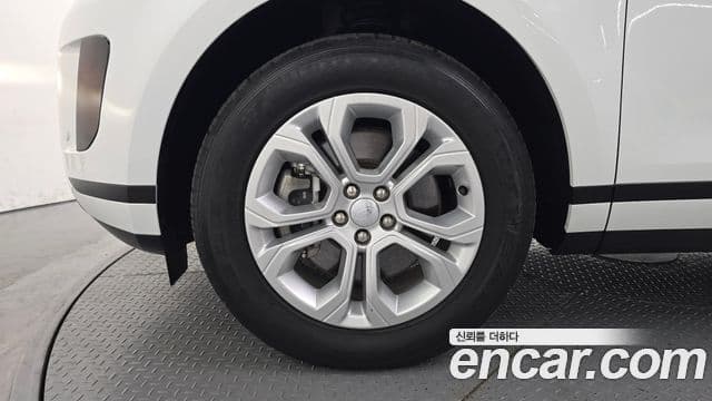Land Rover Range Rover Evoque 2023 — Photo 2/32