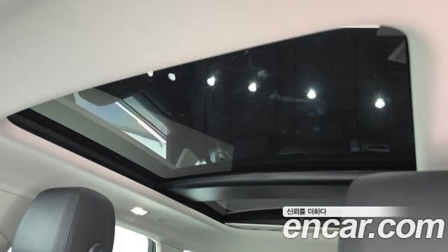 Land Rover Range Rover Evoque 2023 — Photo 11/32
