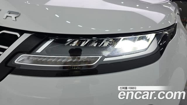 Land Rover Range Rover Evoque 2023 — Photo 13/32