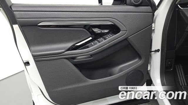 Land Rover Range Rover Evoque 2023 — Photo 23/32