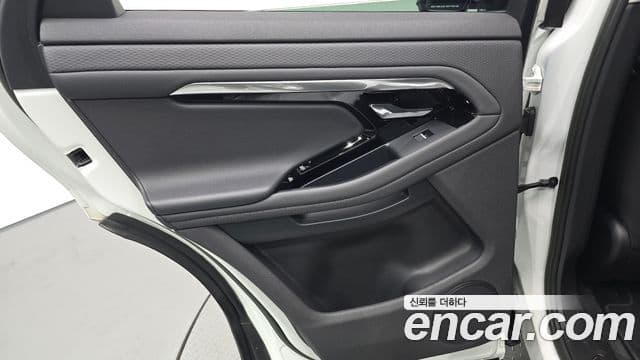 Land Rover Range Rover Evoque 2023 — Photo 4/32