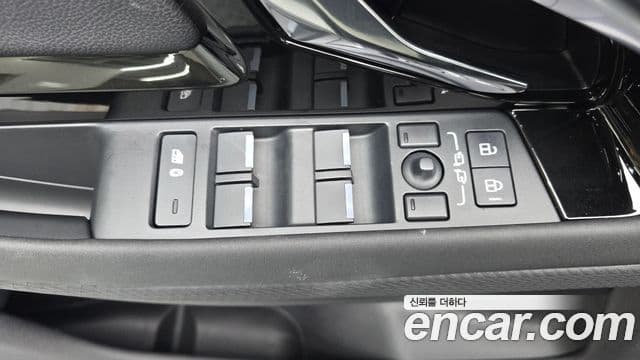 Land Rover Range Rover Evoque 2023 — Photo 24/32