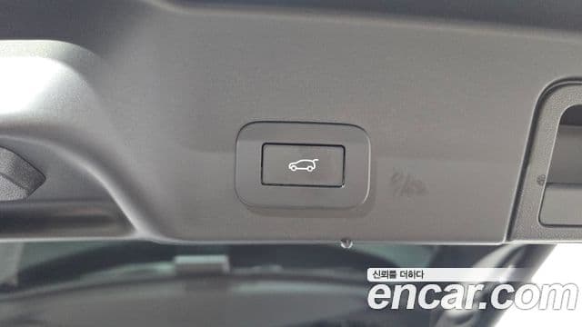 Land Rover Range Rover Evoque 2023 — Photo 17/32