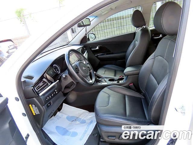 Kia Niro 2021 — Фото 4/20