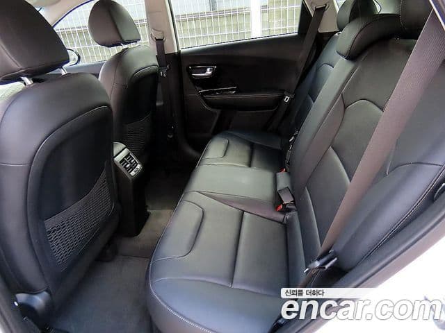Kia Niro 2021 — Фото 5/20