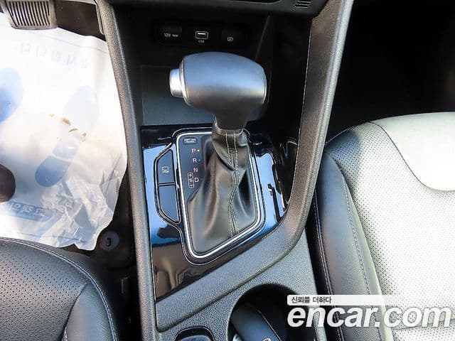 Kia Niro 2021 — Фото 8/20