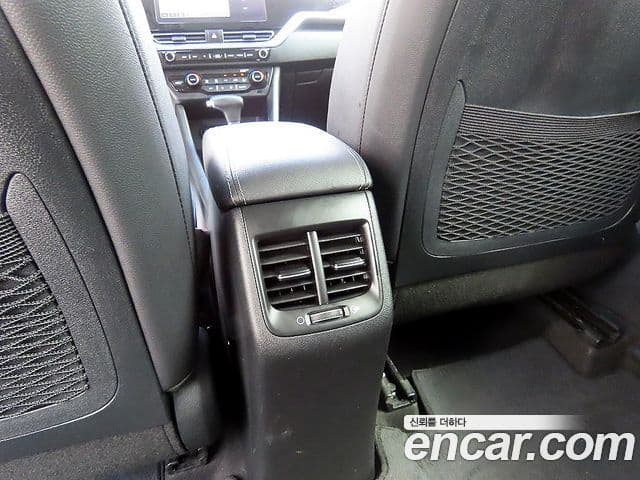 Kia Niro 2021 — Фото 17/20
