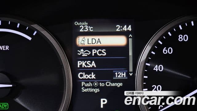 Lexus NX300h 2019 — ფოტო 16/20