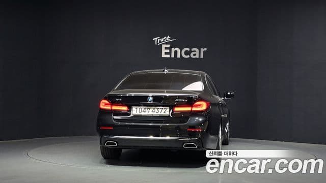 BMW 5 Series 2022 — ფოტო 4/20