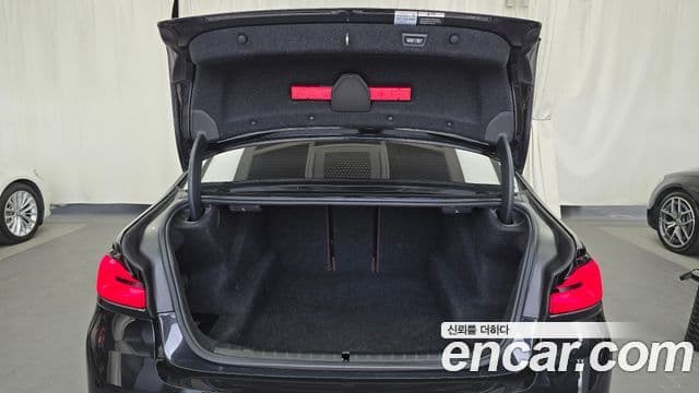 BMW 5 Series 2022 — ფოტო 20/20