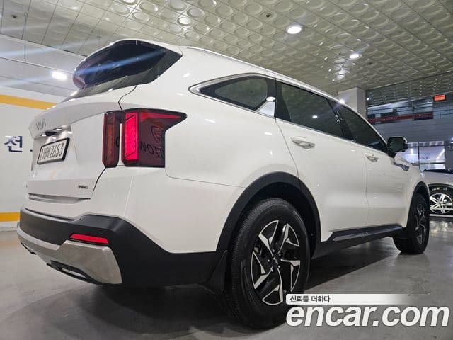 Kia Sorento 2025 — Фото 3/20
