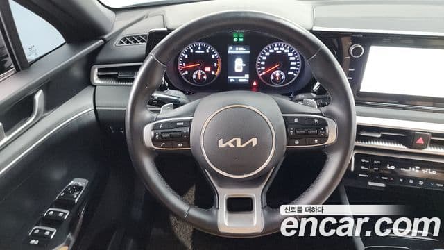Kia K5 2023 — Şəkil 13/20
