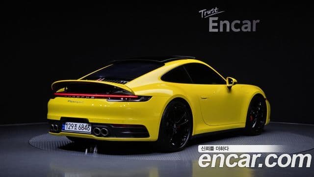 Porsche 911 2020 — ფოტო 2/20