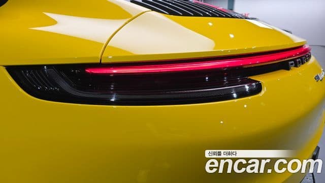 Porsche 911 2020 — Photo 29/34
