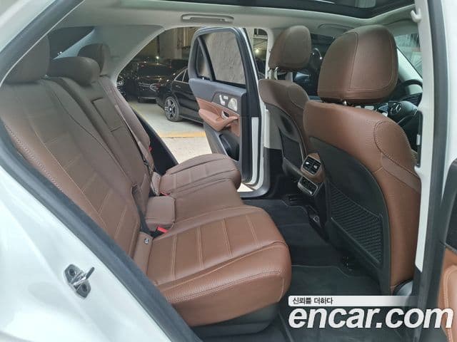 Mercedes-Benz GLE-Class 2025 — ფოტო 6/20