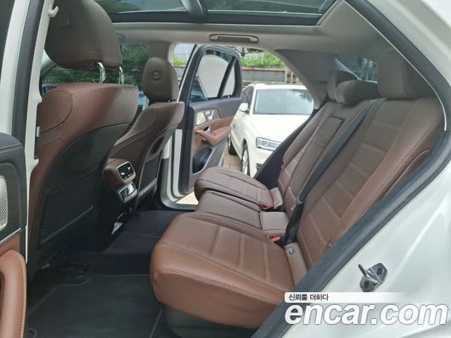 Mercedes-Benz GLE-Class 2025 — ფოტო 8/20