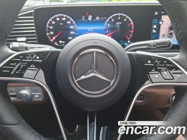 Mercedes-Benz GLE-Class 2025 — ფოტო 13/20