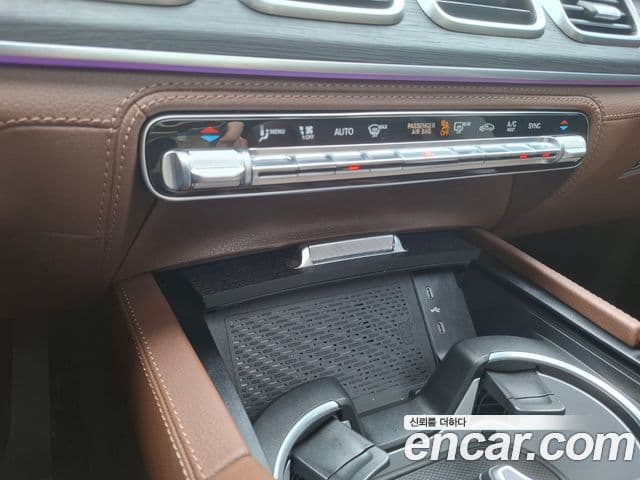 Mercedes-Benz GLE-Class 2025 — ფოტო 16/20