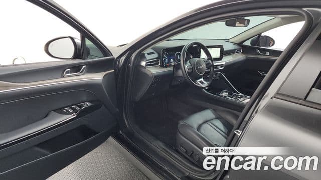 Kia K5 2023 — Şəkil 10/20