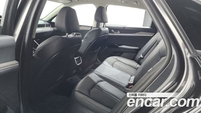 Kia K5 2023 — Şəkil 19/20