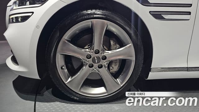 Genesis Electrified G80 2023 — ფოტო 5/20