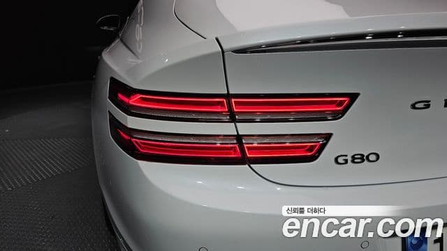 Genesis G80 2023 — Photo 6/35