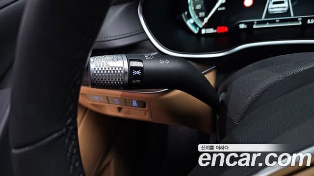 Genesis G80 2023 — Photo 12/35