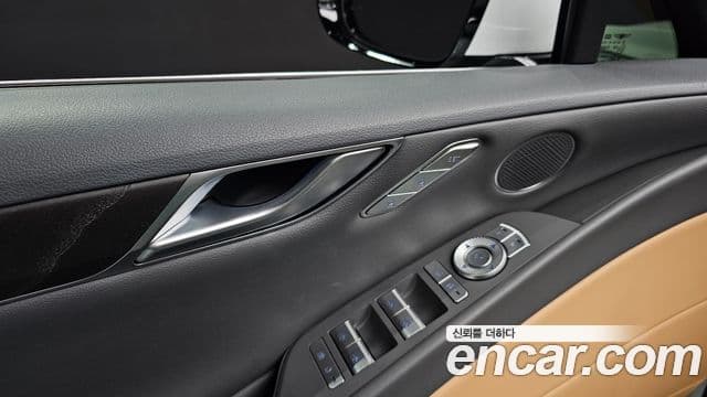 Genesis G80 2023 — Photo 15/35