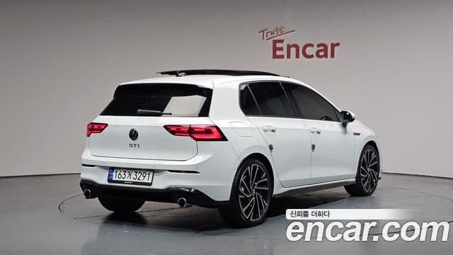 Volkswagen Golf 2024 — ფოტო 2/20