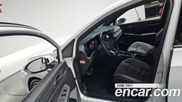 Volkswagen Golf 2024 — ფოტო 10/20
