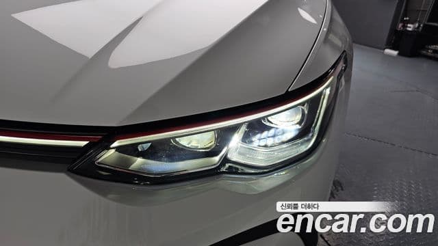 Volkswagen Golf 2024 — Photo 6/42