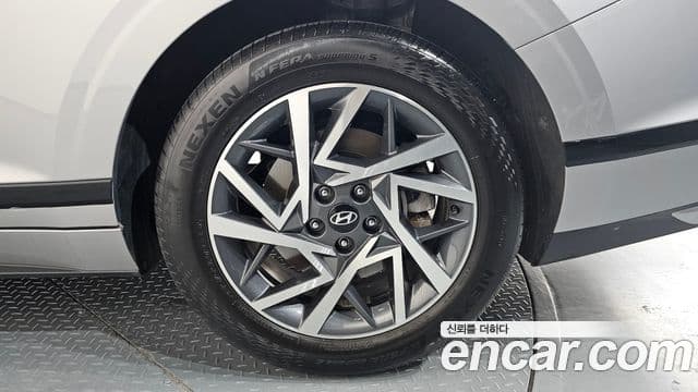 Hyundai Grandeur Hybrid 2023 — Photo 19/34