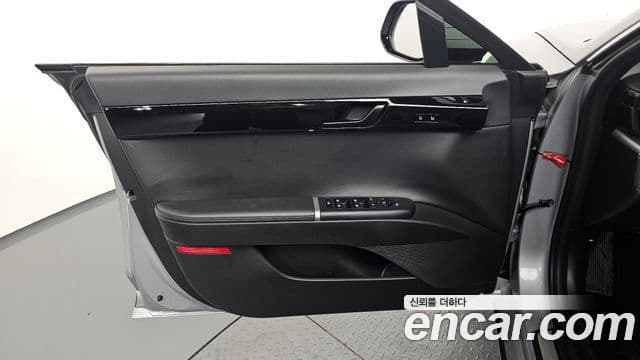 Hyundai Grandeur Hybrid 2023 — Photo 18/34
