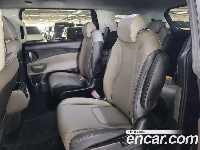 Kia Carnival 2025 — Şəkil 12/20